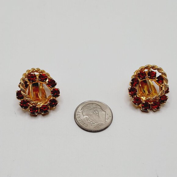 Vintage Red Rhinestone Gold Rope Clip Earrings – 7/8 Inch Sparkle - Picture 11 of 12
